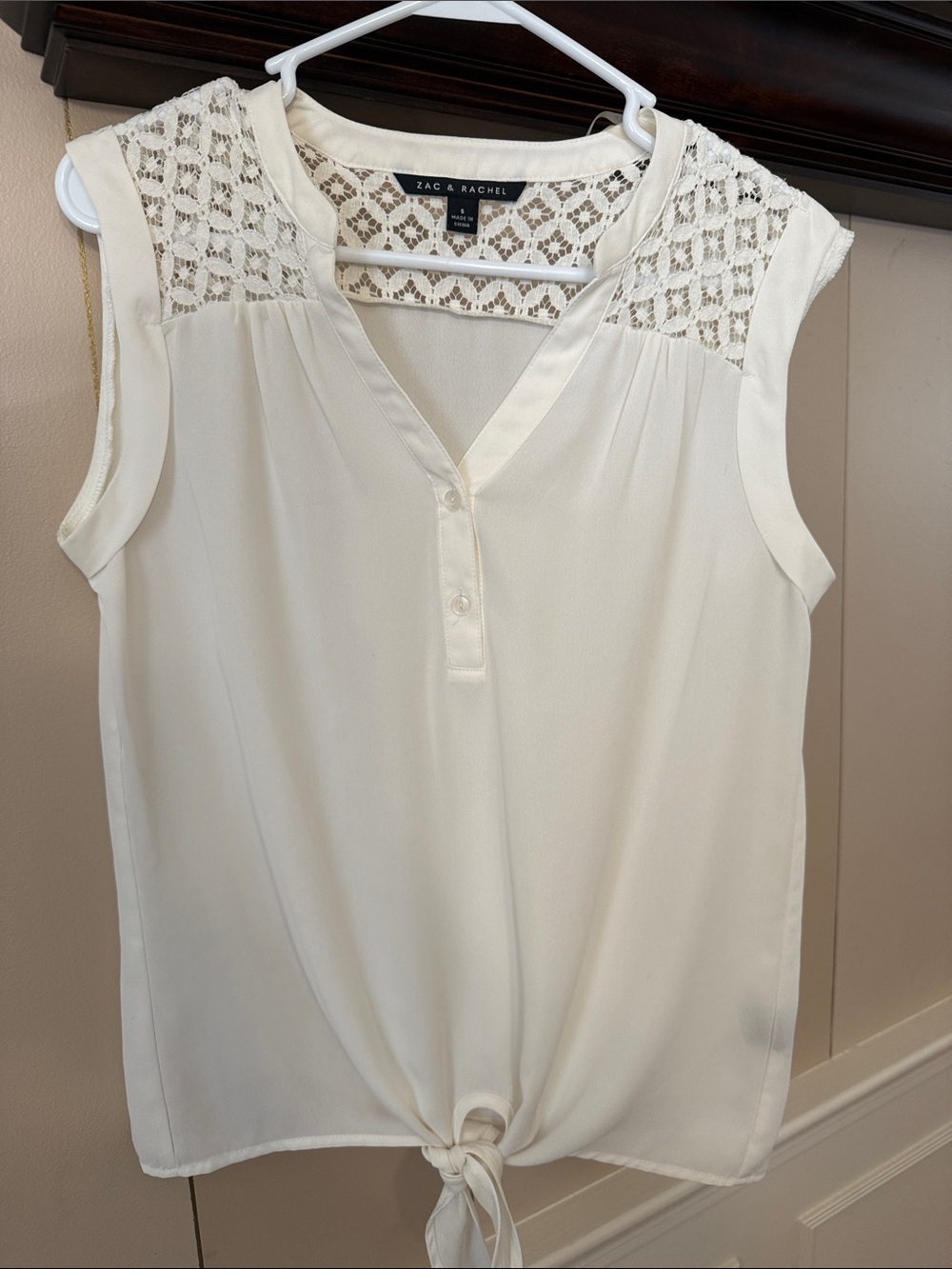 ZAC & RACHEL Cream Lace Yoke Tie-Hem Sleeveless Top